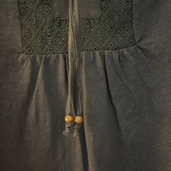 Adiva sleeveless navy top with tie neckline. Size Small - Picture 5 of 7